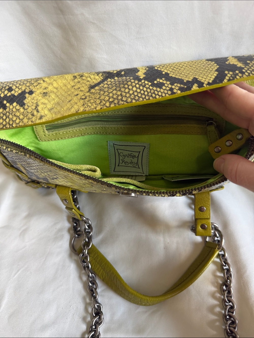 Vintage Cynthia Rowley Yellow Snake-Print Leather and Chain Shoulder Bag - Picture 4 of 6